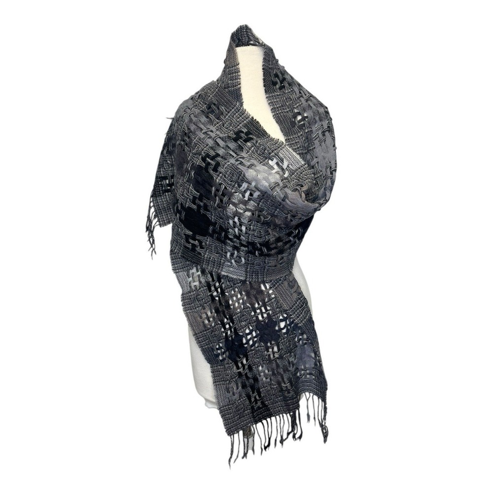 Suntrai of Ireland Wool Scarf Open Weave Gray‎ Black Fringe NWOT *READ*